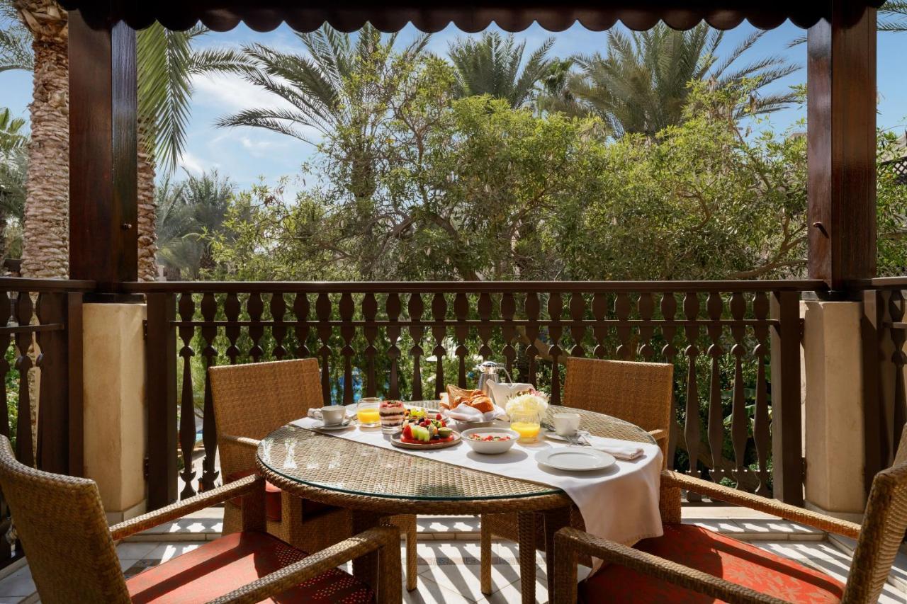 Jumeirah Dar Al Masyaf Ντουμπάι Εξωτερικό φωτογραφία A balcony at the hotel